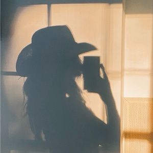 Meet your Posher, Jasmine